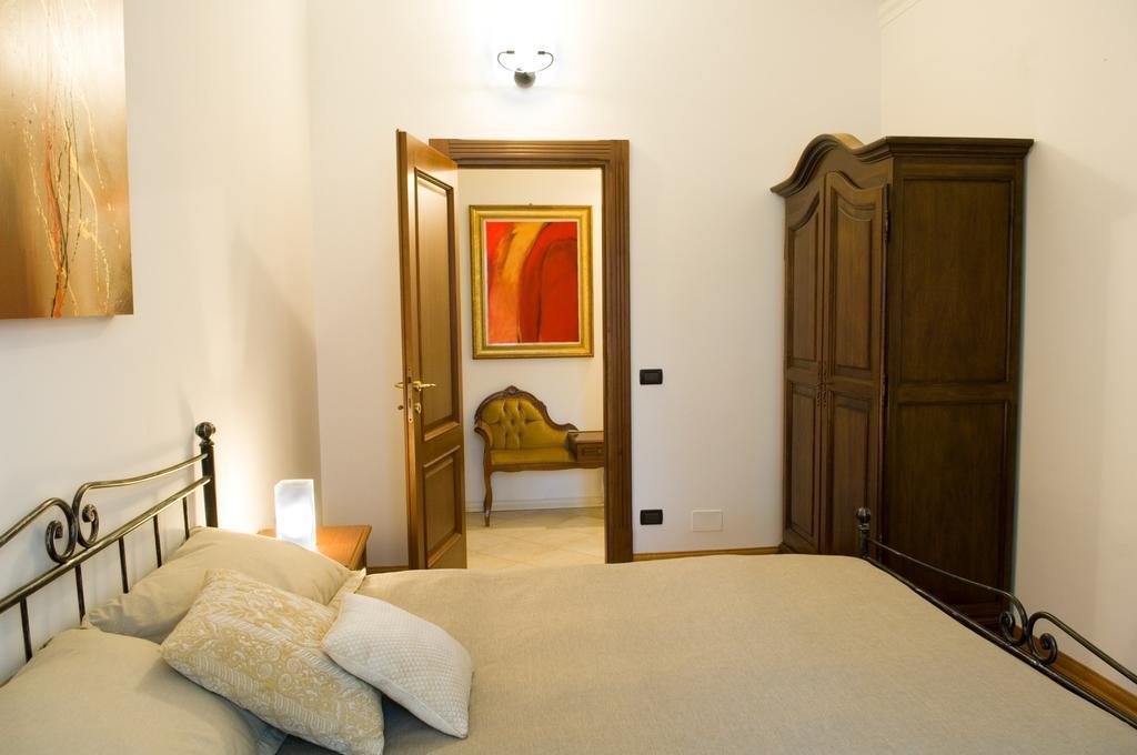 Villa Scati Apartments Мелаццо Экстерьер фото